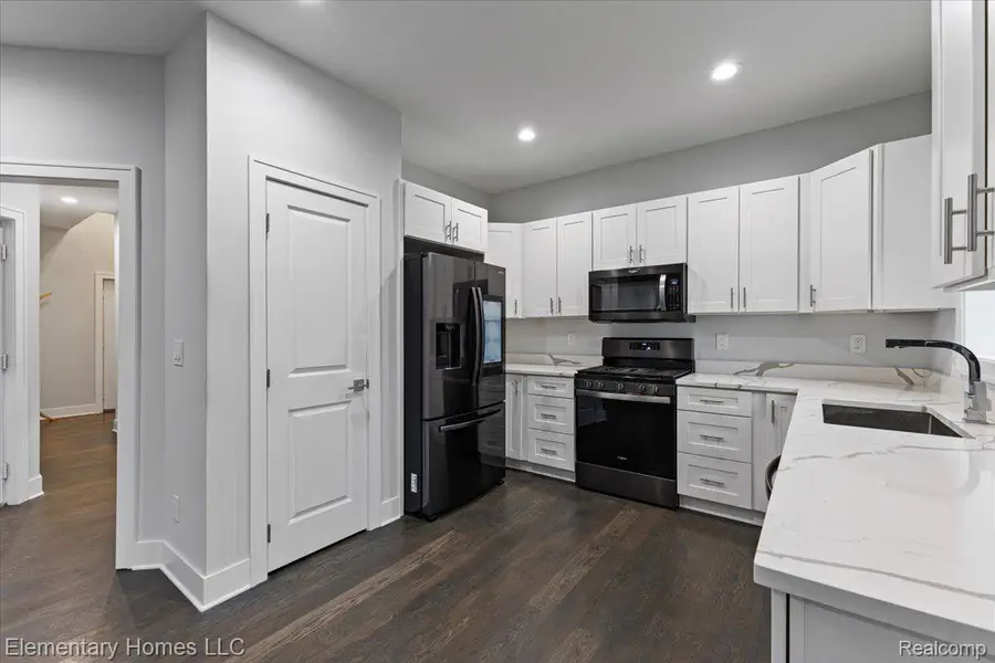 4003 Elmhurst Road, Waterford, MI 48328 - Image #2