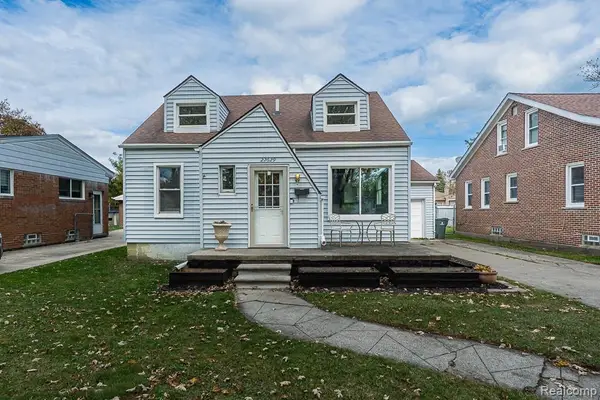 22629 Detour Street, StClairShores, MI 48082