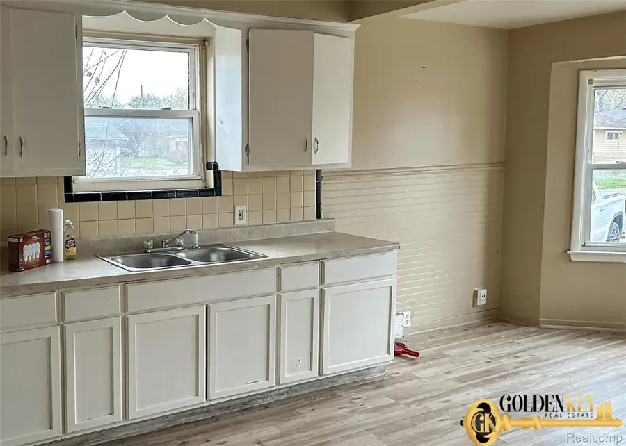 11559 Kenmoor Street, Detroit, MI 48205 - Image #2