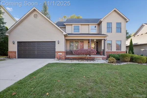1077 Lincoln Drive, Brighton, MI 48116
