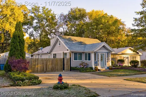 525 E Lewiston Avenue, Ferndale, MI 48220