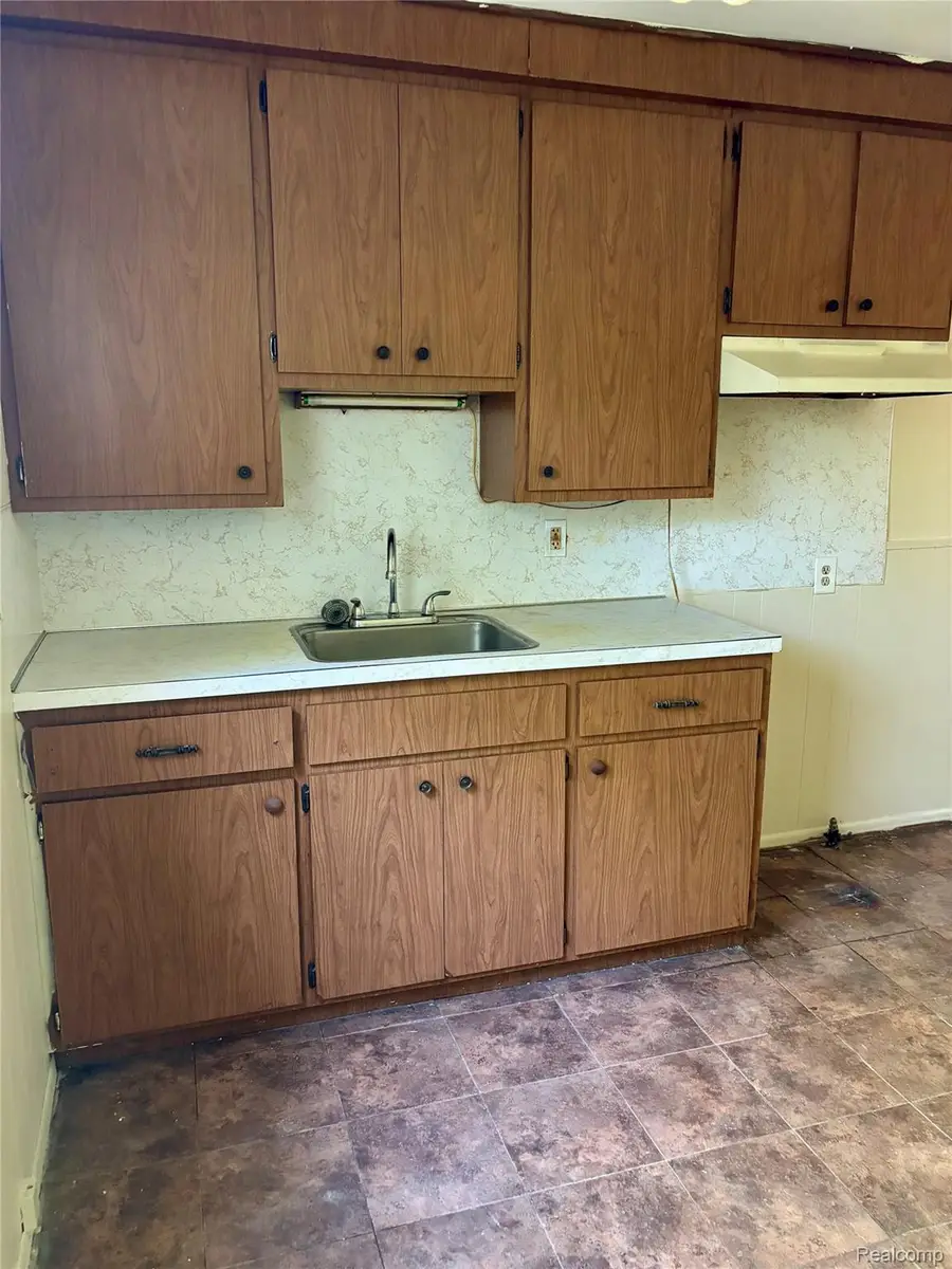 19249 Kelly Road, Detroit, MI 48225 - Image #2