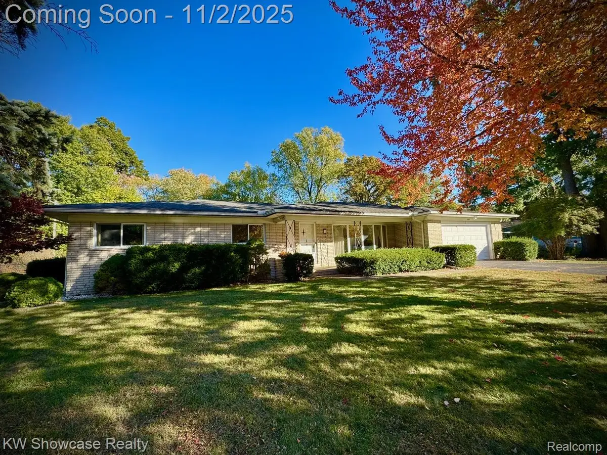 2069 Alsup Avenue N, Commerce Township, MI 48382 - Image #1