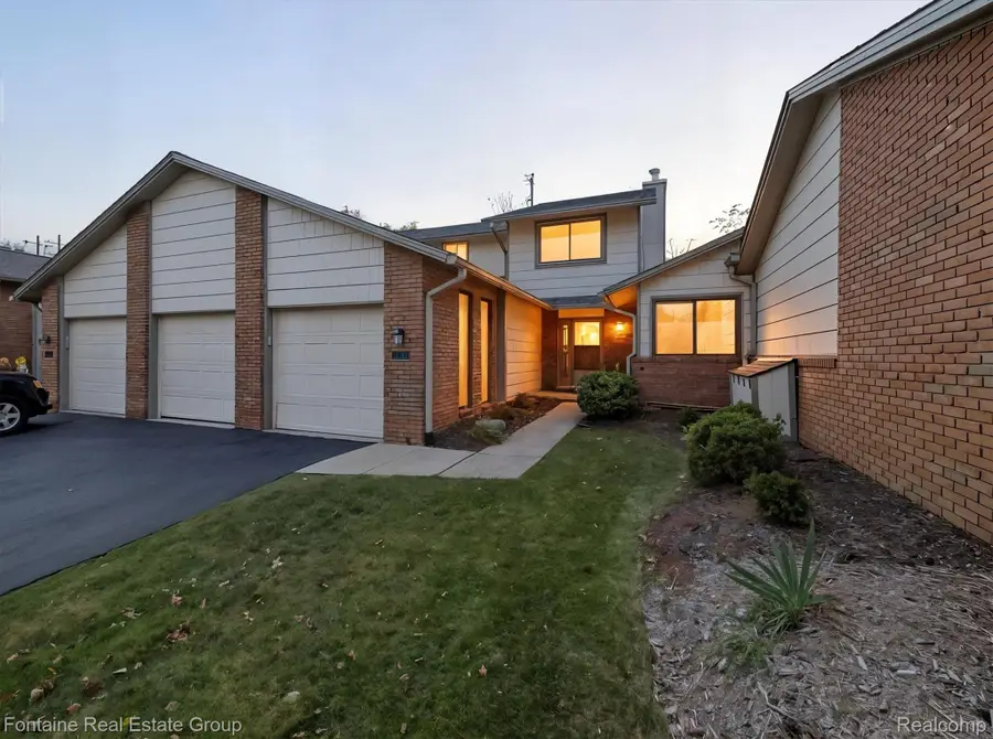 48124 Colony Farm Circle, Plymouth, MI 48170 - Image #2