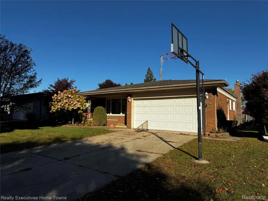 14599 Joanise Drive, Sterling Heights, MI 48312 - Image #2