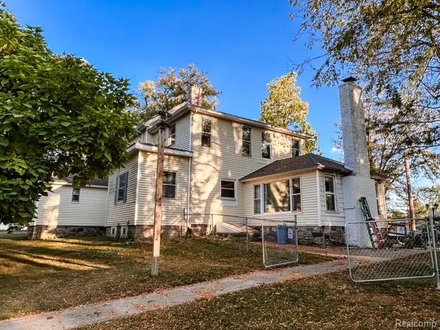 601 N Grand Avenue, Fowlerville, MI 48836 - Image #2