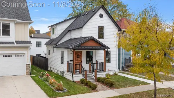 206 N Washington Avenue, RoyalOak, MI 48067