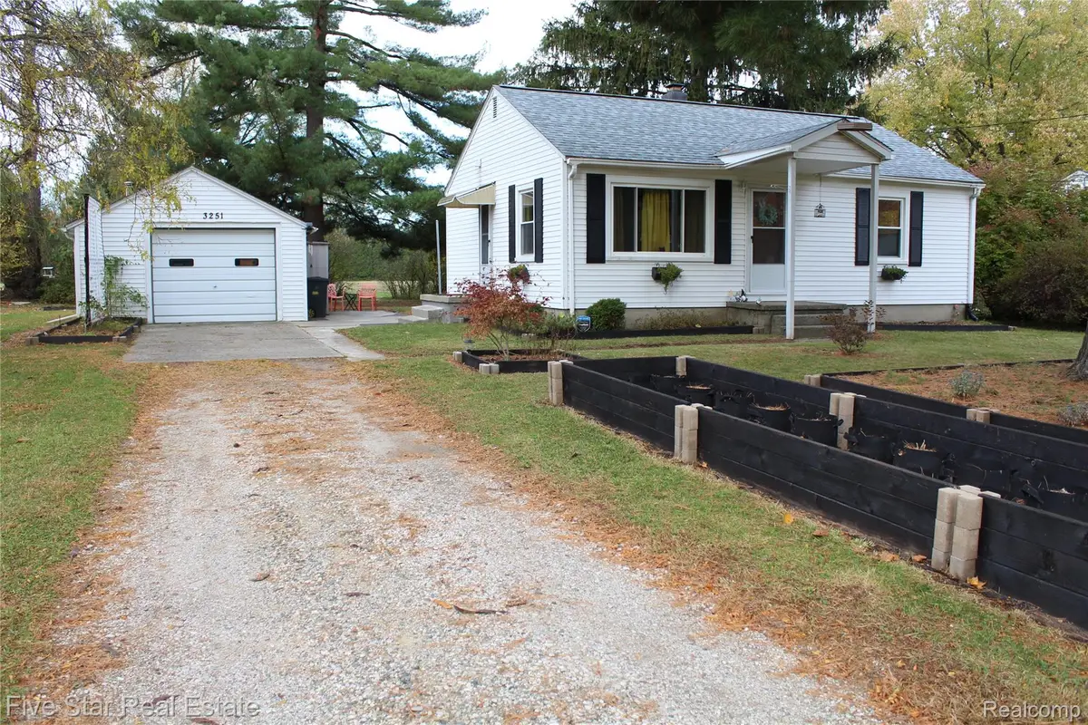 3251 Lynne Avenue, Flint, MI 48506 - Image #1