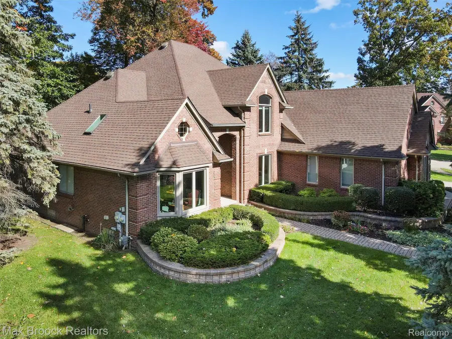 14309 Provim Forest Court, Shelby Charter Township, MI 48315 - Image #3