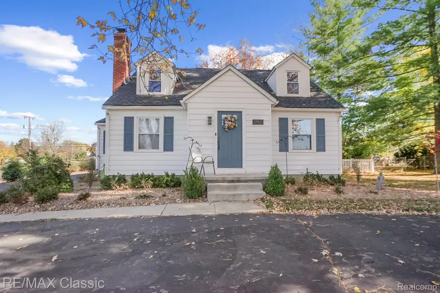 7663 Ann Arbor Saline Road, Saline, MI 48176 - Image #2