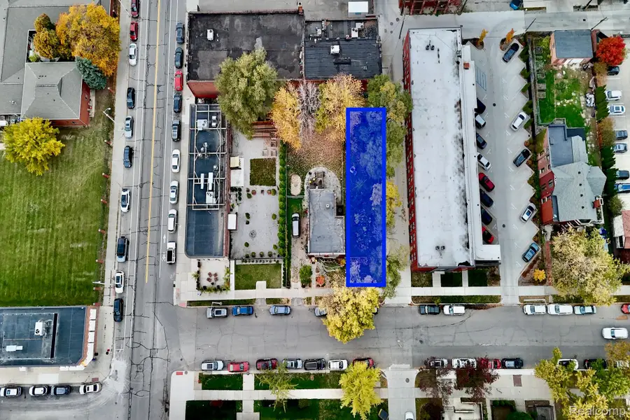 684 W Alexandrine Street, Detroit, MI 48201 - Image #2
