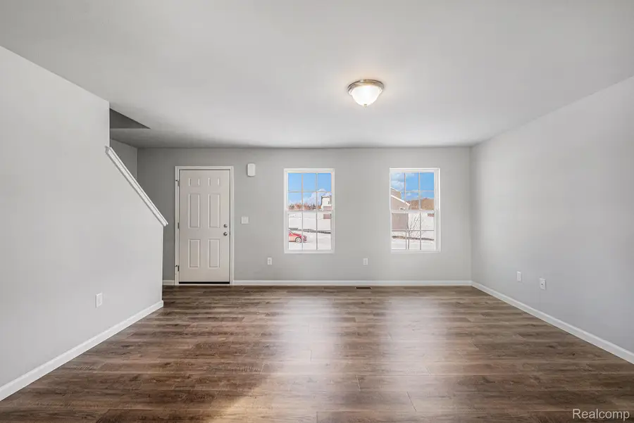 114 Forest Way, Davisburg, MI 48350 - Image #2