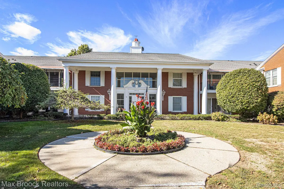 19710 W 13 Mile Road #105, Beverly Hills, MI 48025 - Image #1