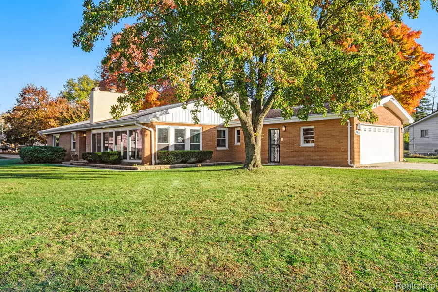 4475 Thornapple Circle, Burton, MI 48509 - Image #2