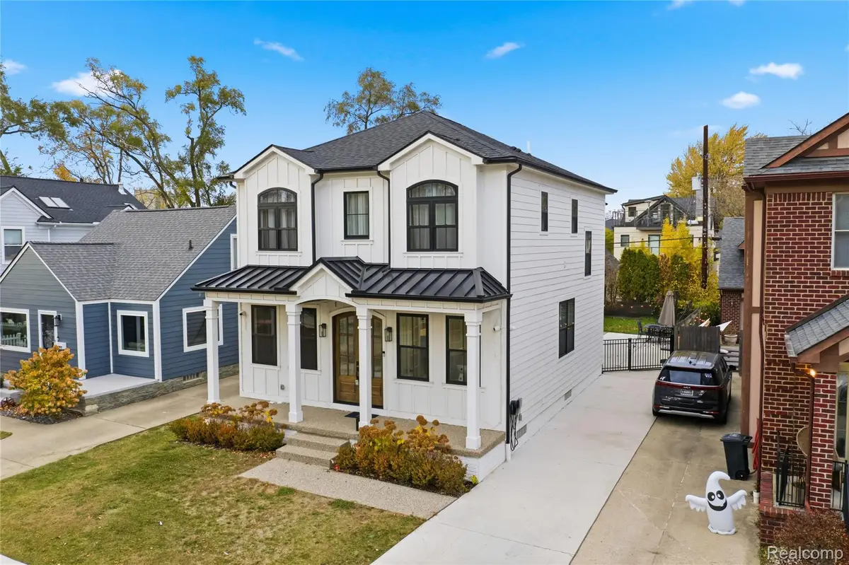 1211 E Lincoln Street, Birmingham, MI 48009 - #1