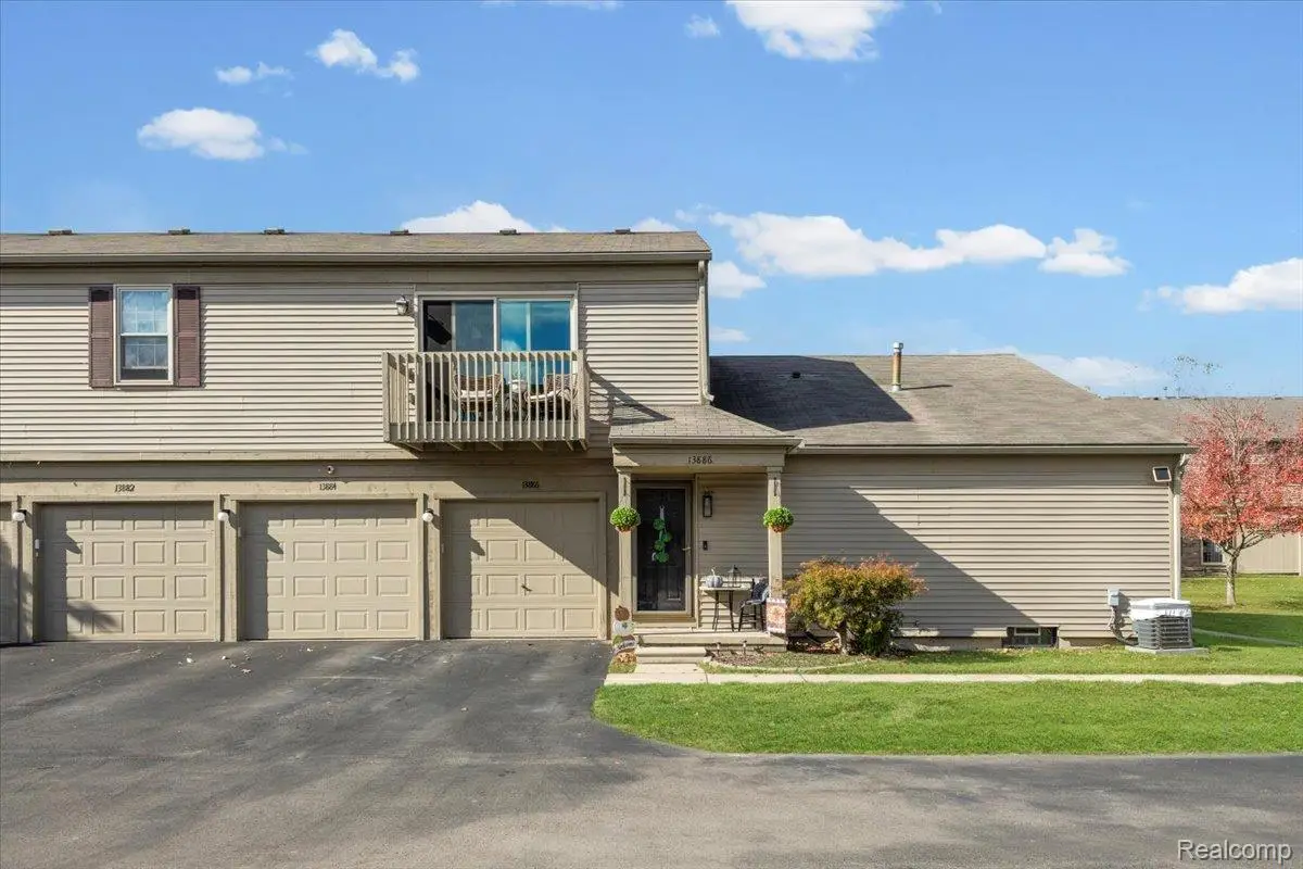 13886 Watersway Drive, Gibraltar, MI 48173 - Image #1