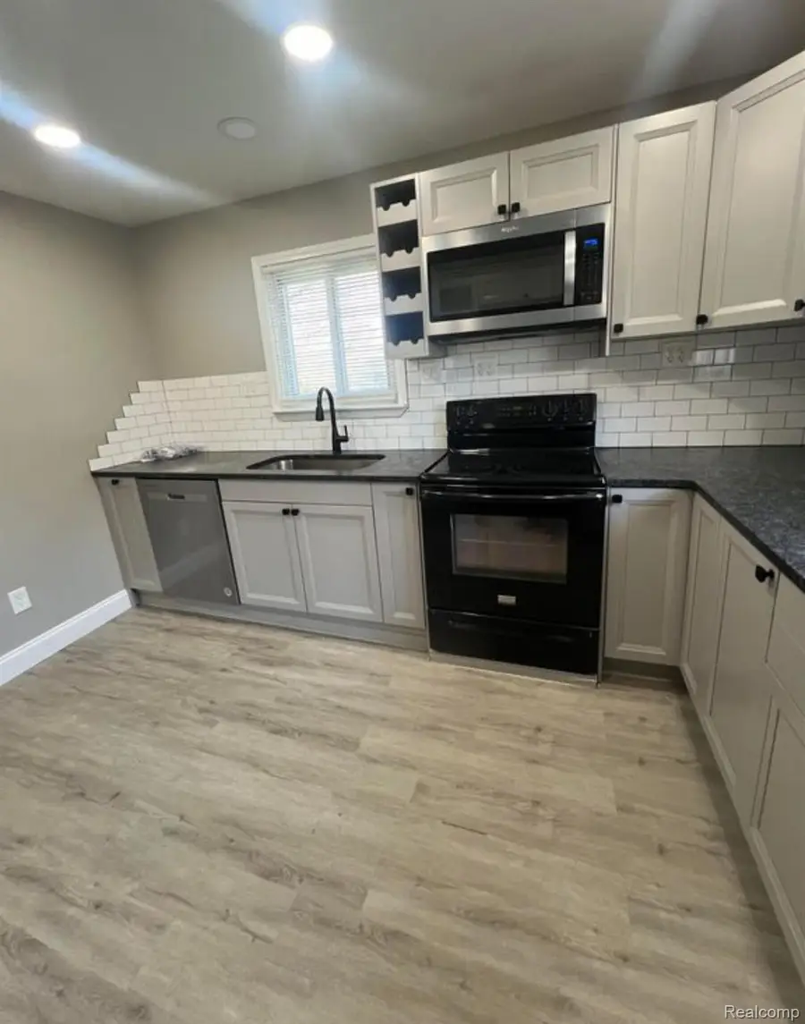 28446 Sutherland Street, Southfield, MI 48076 - Image #3