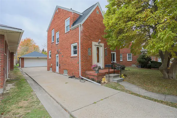 23009 Hayes Avenue, Eastpointe, MI 48021