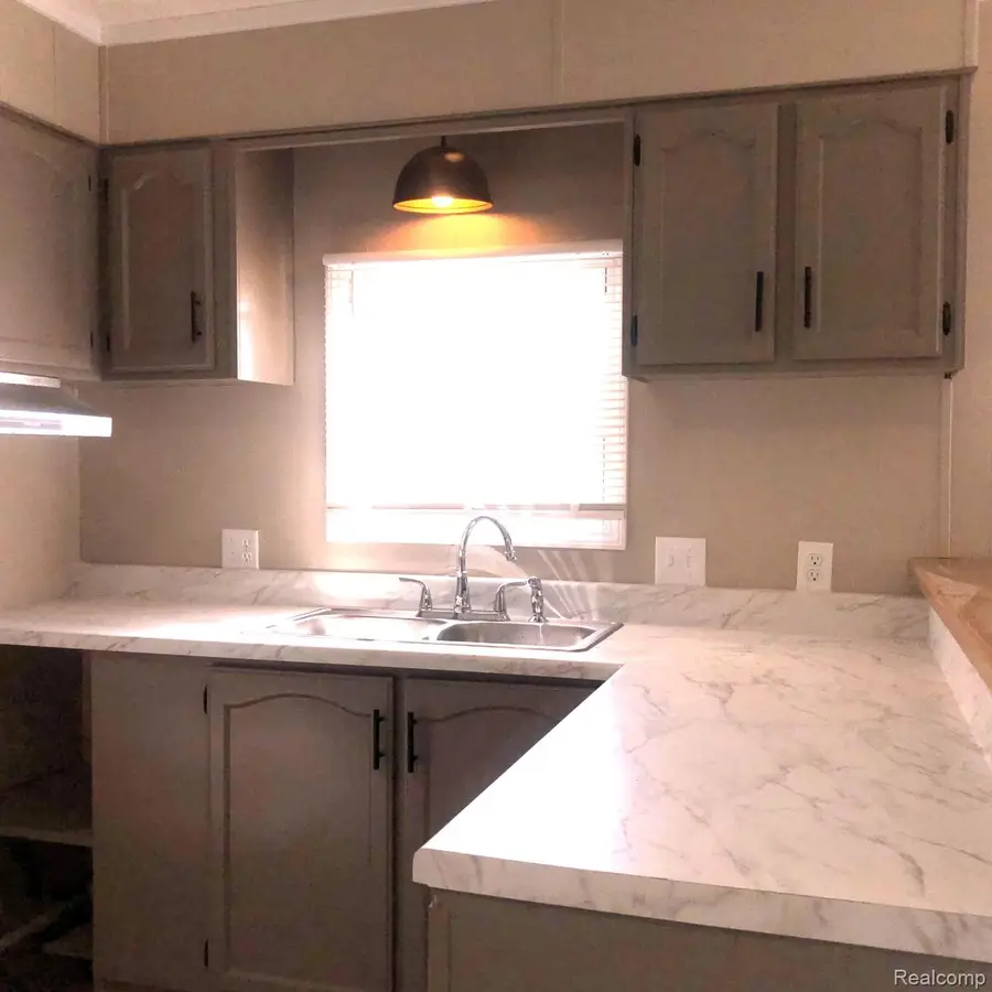 107 Pine Drive, Jonesville, MI 49250 - Image #2