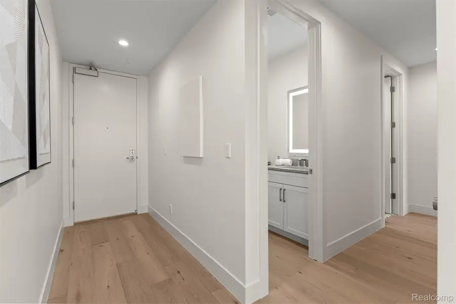 156 N Center Unit 301, Northville, MI 48167 - Image #2