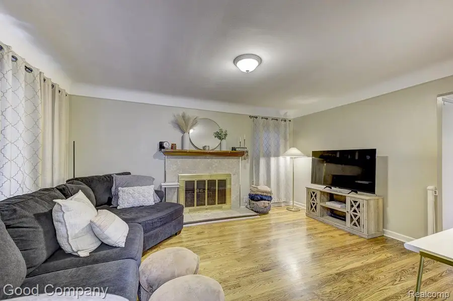 23580 Rensselaer Street, Oak Park, MI 48237 - Image #2