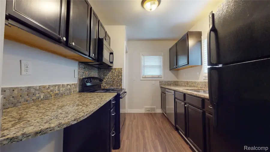 735 Cameron Avenue, Pontiac, MI 48340 - Image #2