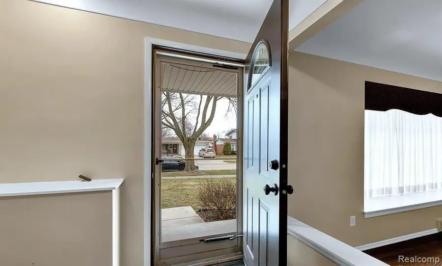 31245 Bretz Drive, Warren, MI 48093 - Image #3