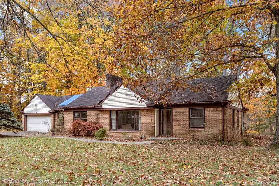 21885 Maplewood Drive, Southfield, MI 48033 - Image #2