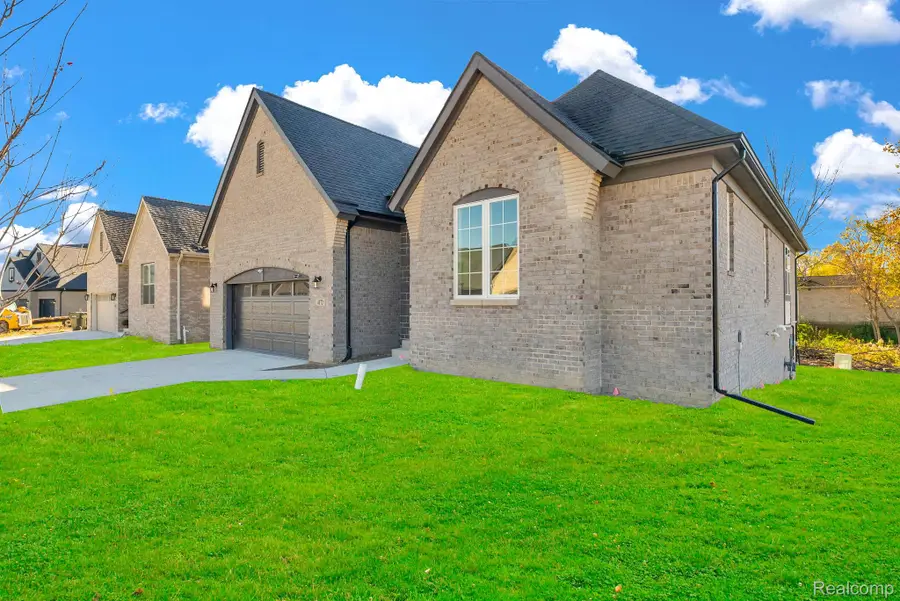 4172 Blossom Drive, Sterling Heights, MI 48314 - Image #3