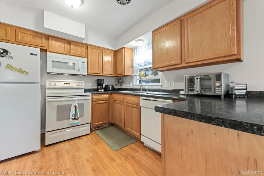 3208 Mount Vernon Road, Port Huron, MI 48060 - Image #2