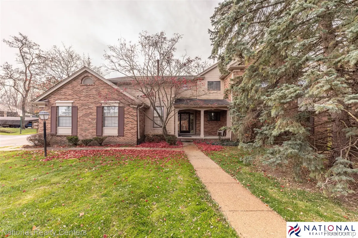 29705 Pine Ridge Circle #35, Farmington Hills, MI 48331 - Image #1
