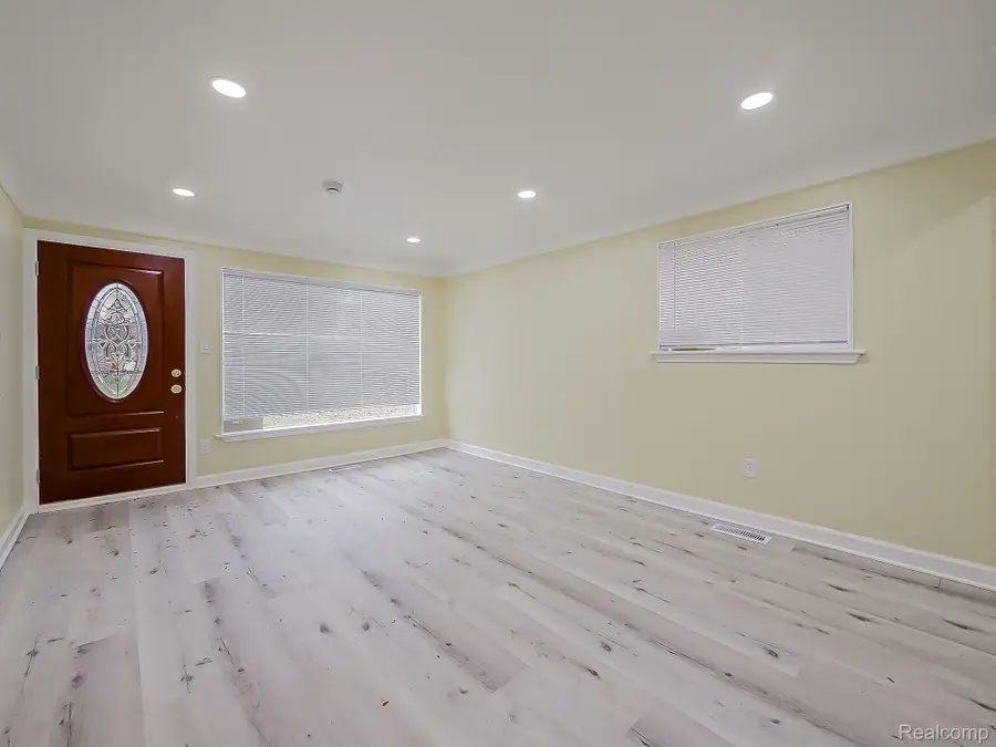 28405 Stuart Avenue, Southfield, MI 48076 - Image #2