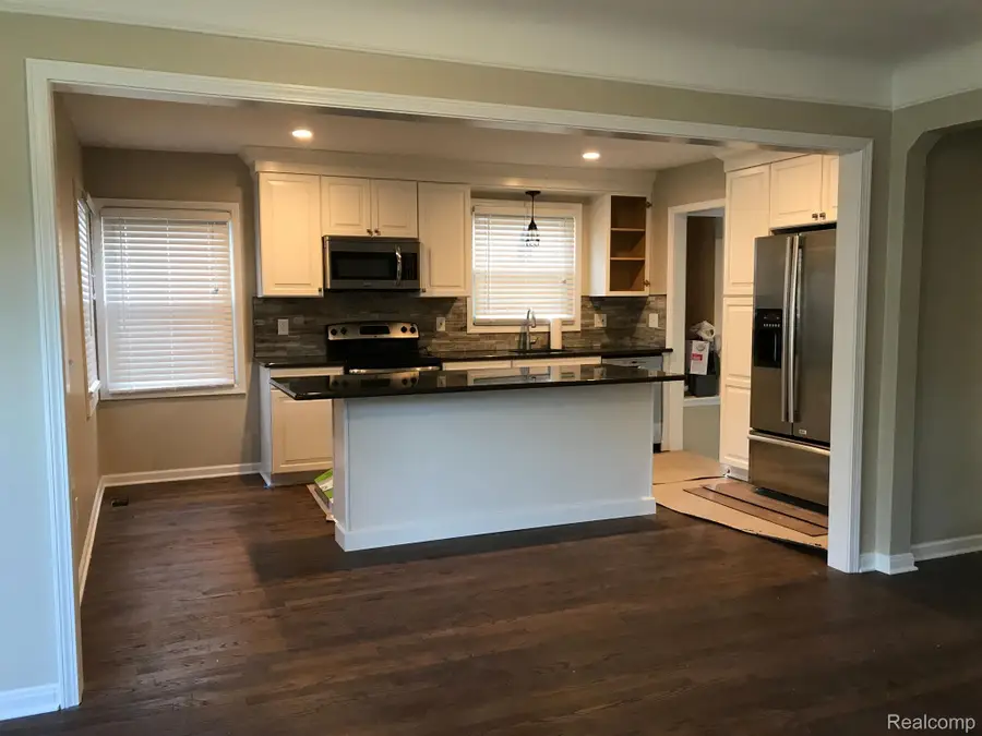 800 Cambridge Road, Berkley, MI 48072 - Image #2