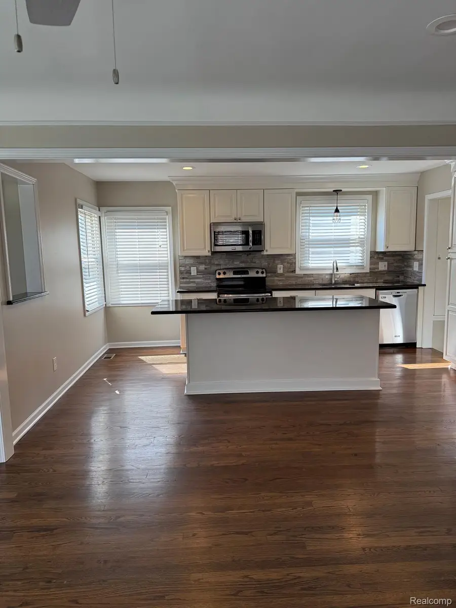 800 Cambridge Road, Berkley, MI 48072 - Image #3