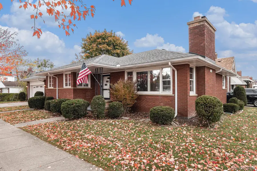 2110 21st Street, Wyandotte, MI 48192 - Image #2