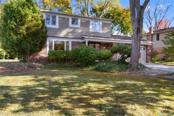 38864 Red Oaks Drive, ClintonTownship, MI 48036