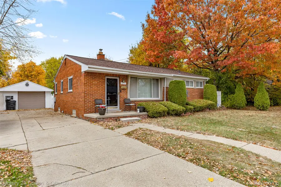 22151 Whitmore Street, Oak Park, MI 48237 - Image #2