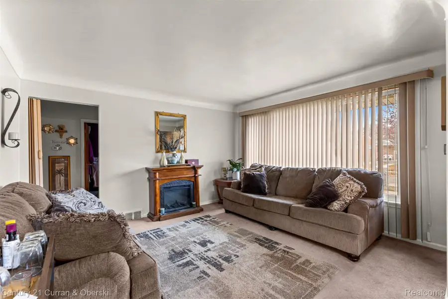 22151 Whitmore Street, Oak Park, MI 48237 - Image #3