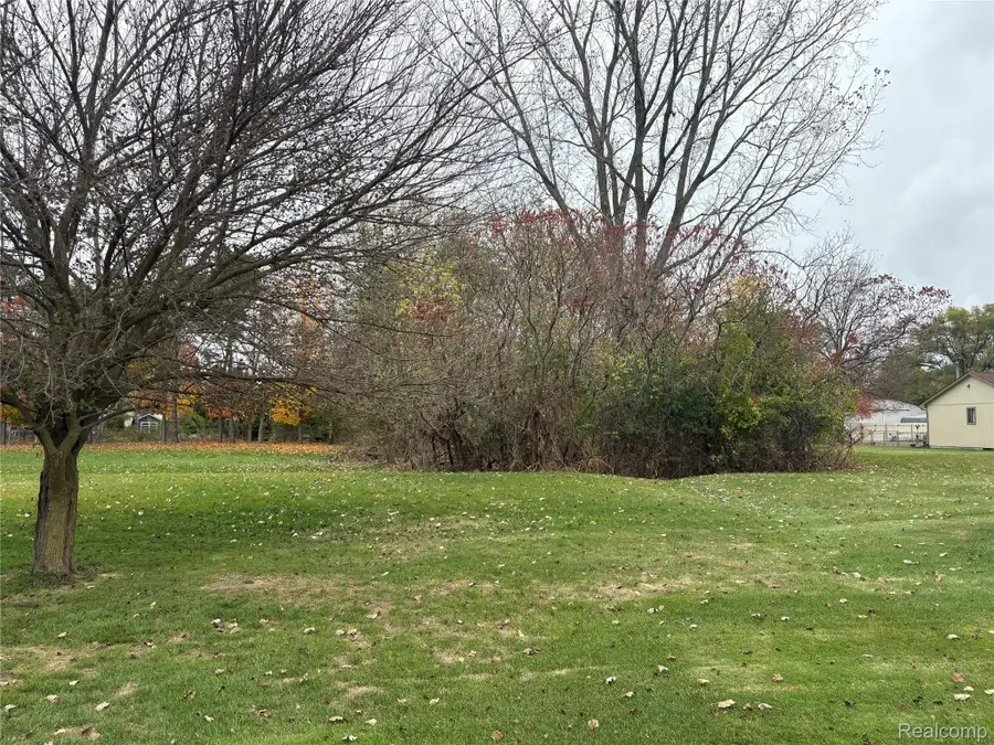 570 Maplewood Lane, Wixom, MI 48393 - Image #3