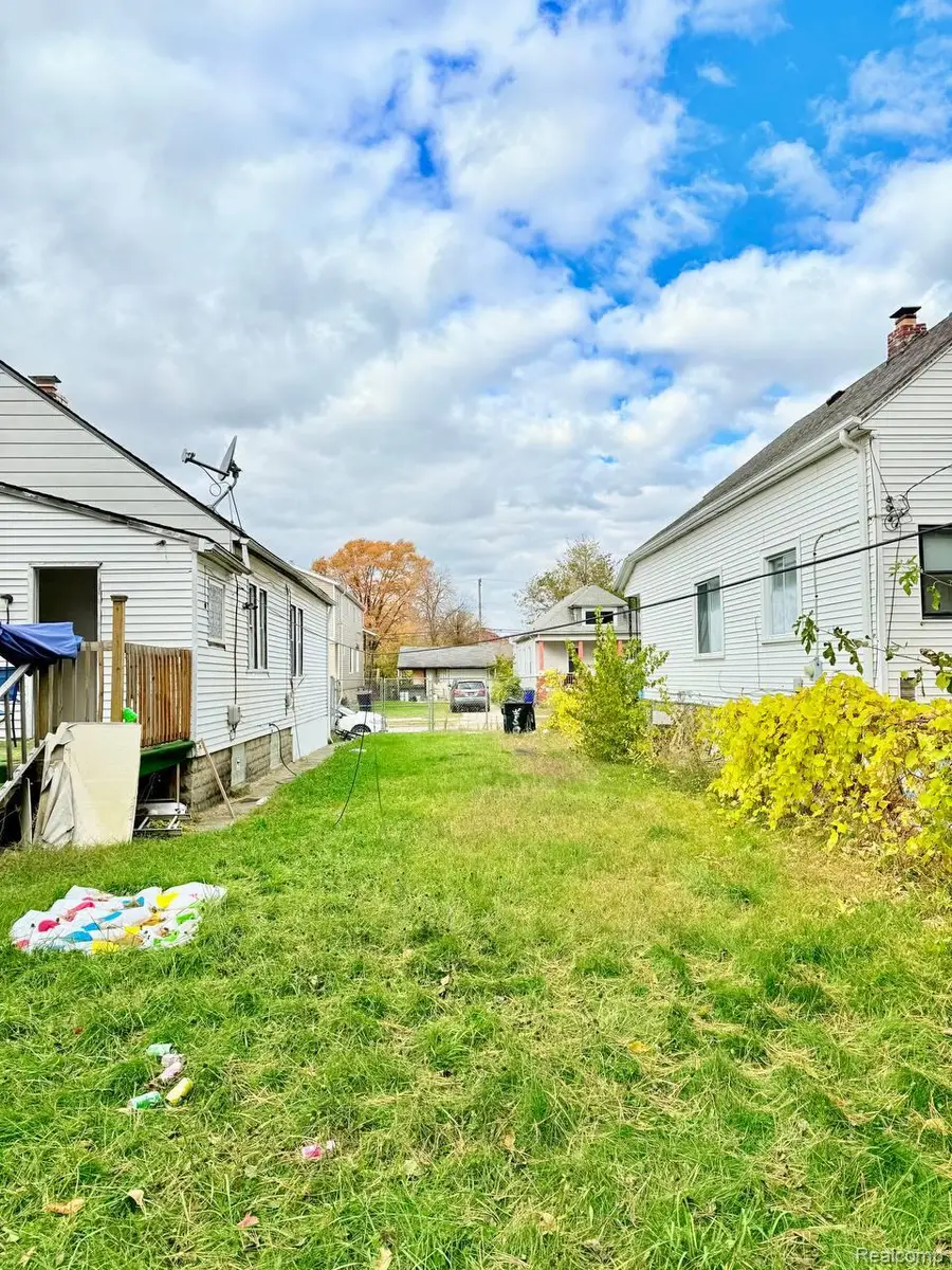 5070 Eldridge Street, Hamtramck, MI 48212 - Image #3