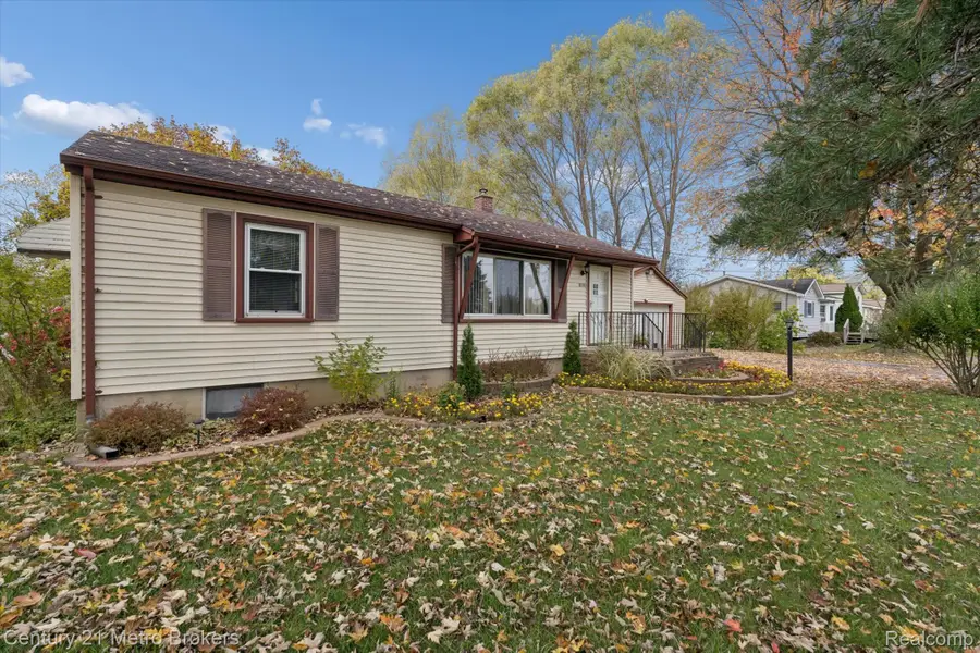 4466 S Center Road, Burton, MI 48519 - Image #2
