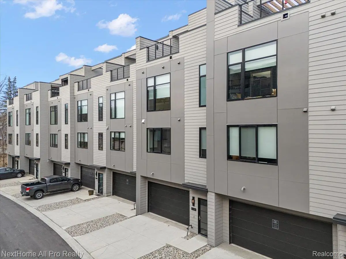 104 N Center Cove #11, Northville, MI 48167 - Image #1