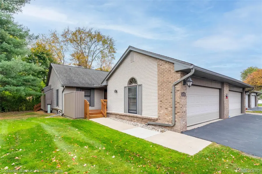 14098 Meadow Hill Lane, Plymouth, MI 48170 - Image #2