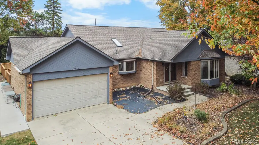 23229 Rochelle Street, Macomb, MI 48042 - Image #2