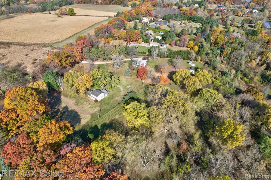550 W Rose Center Road, Holly, MI 48442 - Image #3