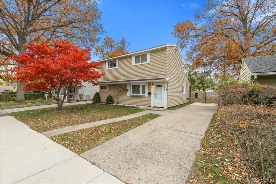 34441 Phyllis Street, Wayne, MI 48184 - Image #3