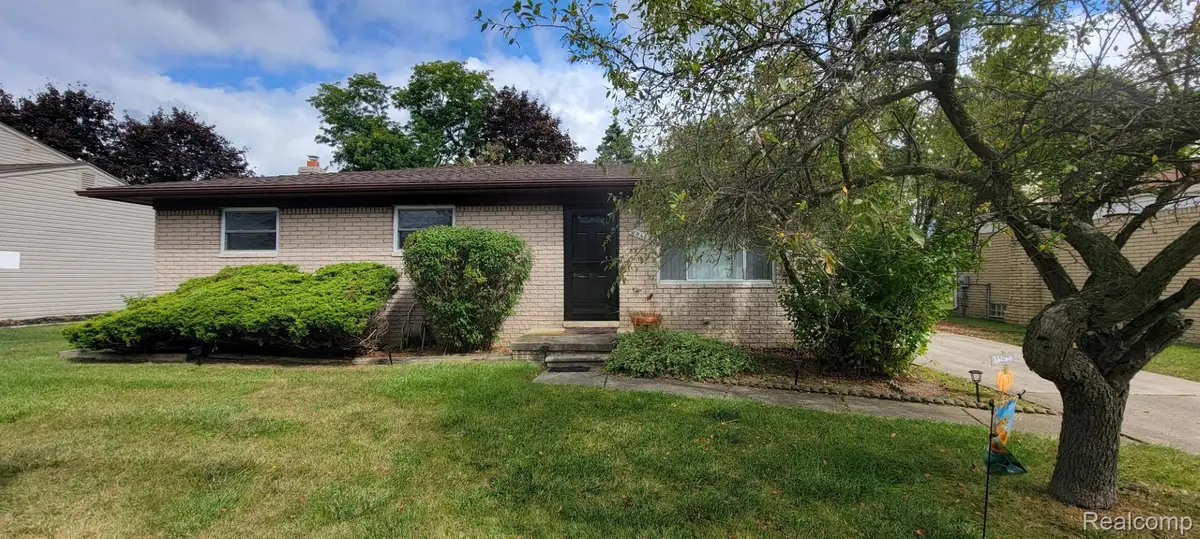 18144 N Oak Drive, Clinton Charter Township, MI 48038 - Image #1