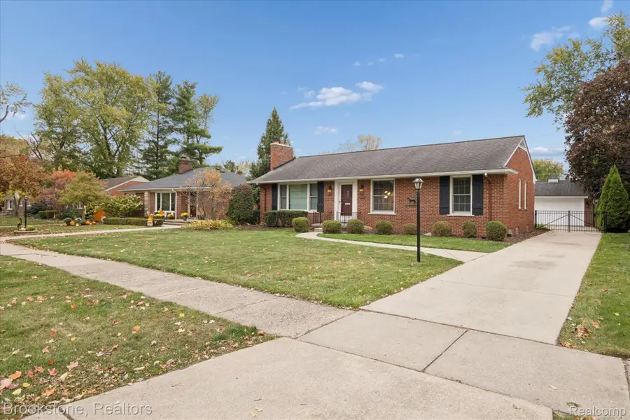 16951 Locherbie Avenue, Beverly Hills, MI 48025 - Image #3