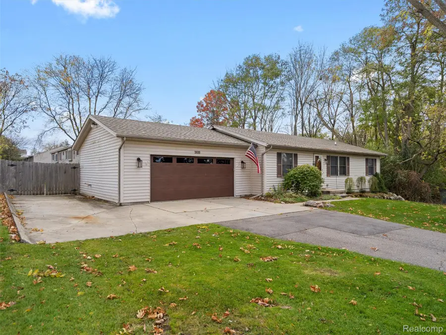 2610 Airport Road, Waterford, MI 48329 - Image #2