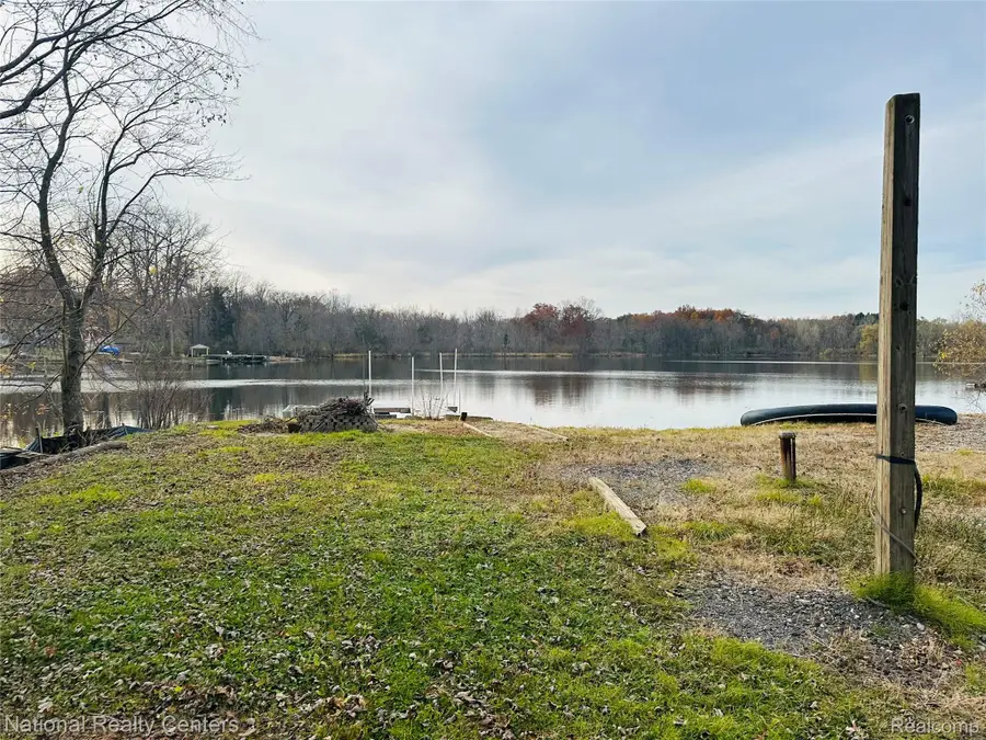 12063 Kirby Lane, South Lyon, MI 48178 - Image #2